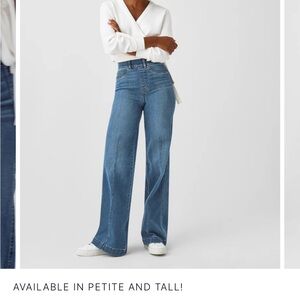 Spanx seamed front, wide leg jeans. Size is a small petite. Like new.